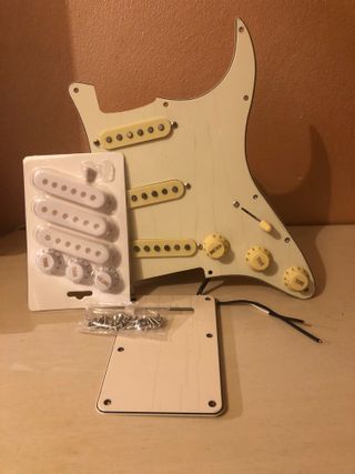 Pickguard completo per Fender Stratocaster Vintage