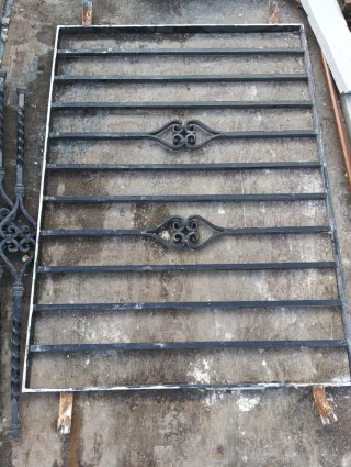 2 Rejas de hierro forjado para ventanas