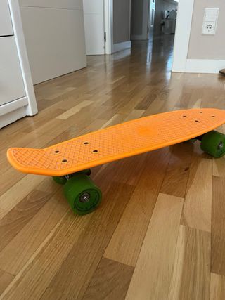 Skate naranja Tijuana con ruedas verdes