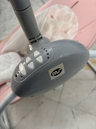 Balancín eléctrico para bebé rosa