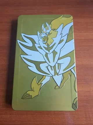 Caja Metálica Pokémon Espada y Escudo