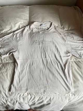 Camiseta Zara manga corta efecto lavado.