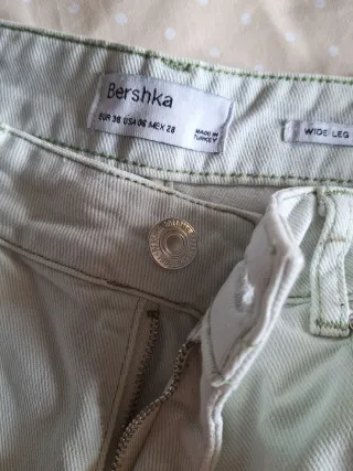 Pantalón wide leg tiro alto blanco y verde