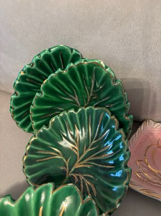 Platos vintage hoja verde, rosa, amarillo