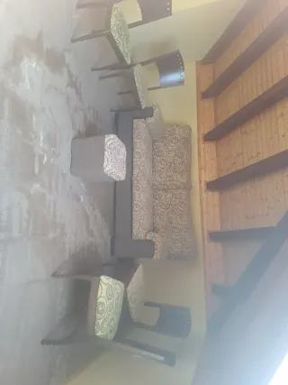 Juego de Sofá, Sillas y Reposapiés