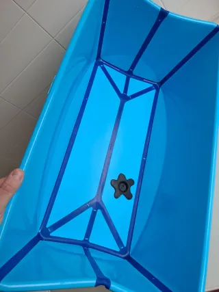 Bañera Stokke con reductor para bebé