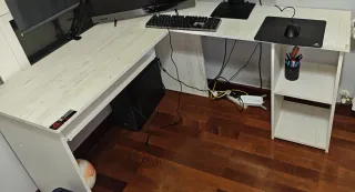 Mesa de escritorio en L