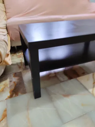 Mesa de centro negra de madera