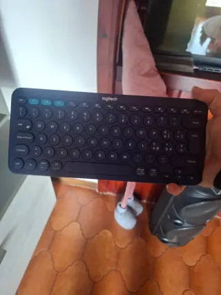 Tastiera Bluetooth Logitech Nera