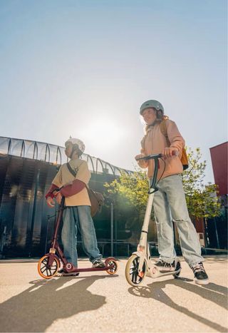 Patinete Junior M900 Gris Lunar Rojo