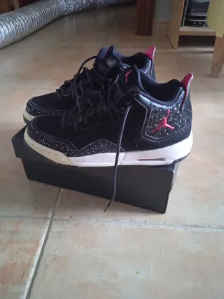 Zapatillas Jordan Negras y Rosas