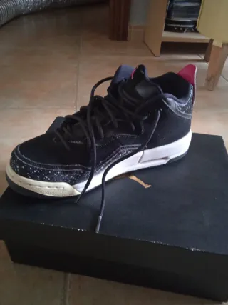 Zapatillas Jordan Negras y Rosas