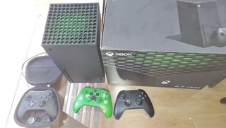Xbox Series X + 2 mandos
