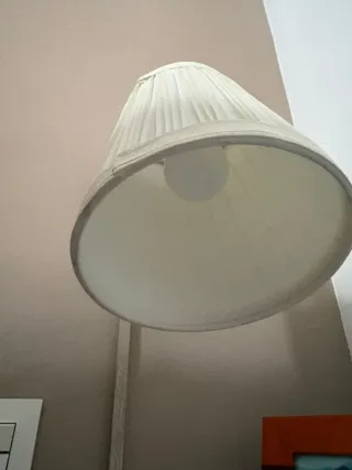 2 Lámpara de pared dorada y blanca