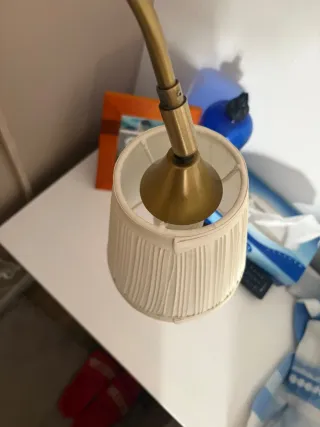 2 Lámpara de pared dorada y blanca