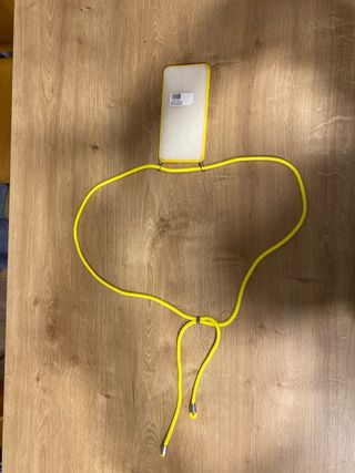 Custodia gialla per iPhone 6 Plus con cordino giallo