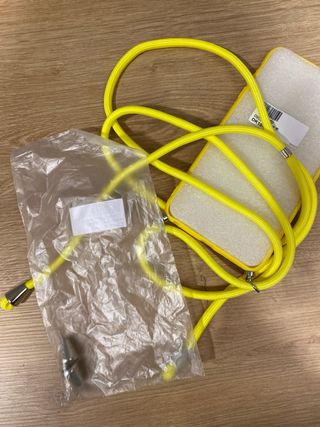 Custodia gialla per iPhone 6 Plus con cordino giallo