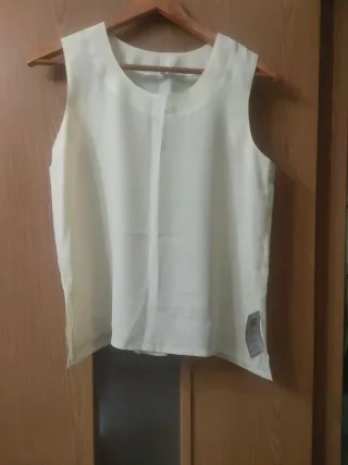 Blusa sin mangas beige