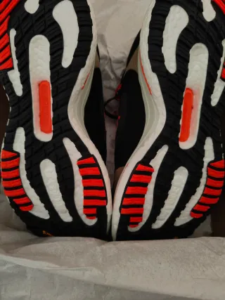 NUEVAS. Adidas Solar Glide 5 GTX (Talla 44 2/3)