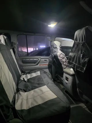 Toyota Land Cruiser 100 2001