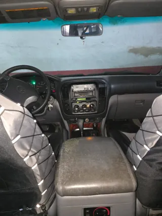Toyota Land Cruiser 100 2001