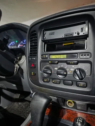 Toyota Land Cruiser 100 2001