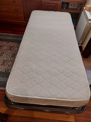 Colchón y somier con patas