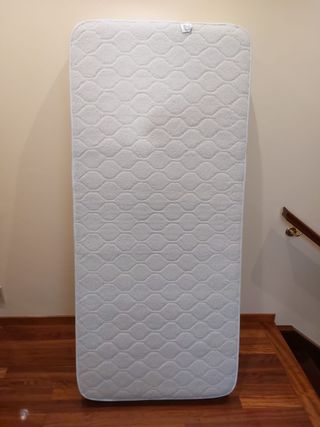 Colchón y somier con patas