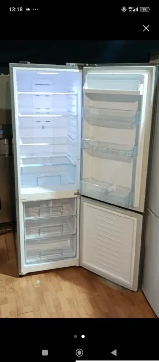 Frigorífico plateado Garantía 3 meses