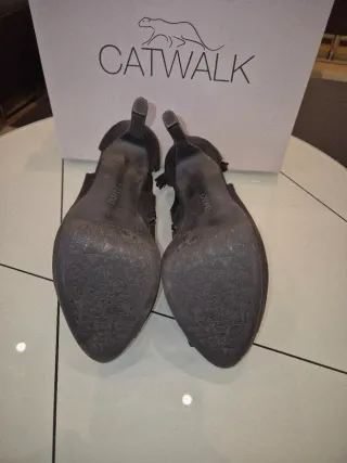 Botines Catwalk Talla 40 Negro