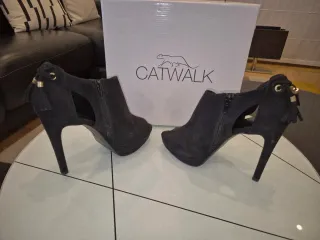 Botines Catwalk Talla 40 Negro