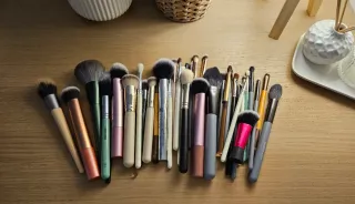 Lote de brochas y pinceles de maquillaje