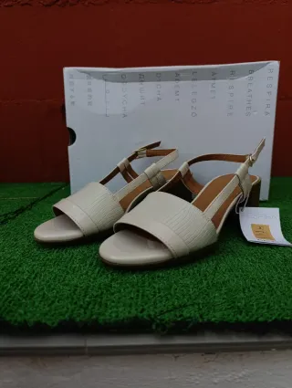 Sandalias Geox Beige T.36 Nuevas