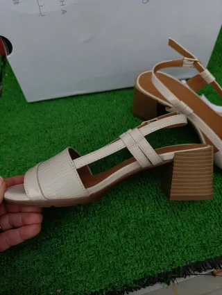 Sandalias Geox Beige T.36 Nuevas