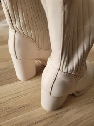 Botas de mujer beige N°36