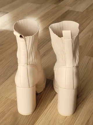 Botas de mujer beige N°36