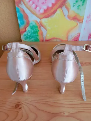 Zapatos de tacón Capezio dorados/rosados 37