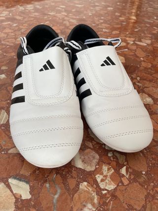 Zapatillas Adidas Adi-Kick II Negras y Blancas