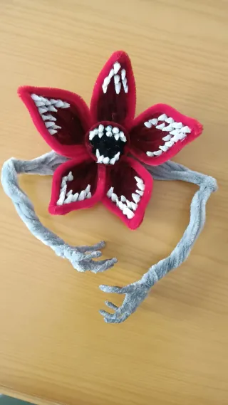 Demogorgon peluche hecho a mano
