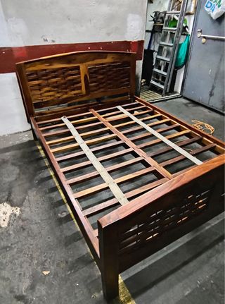 Cama de madera maciza rústica marron