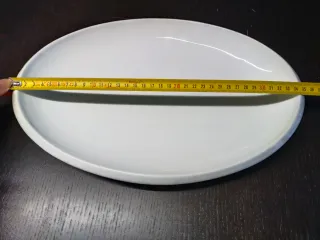 Fuente de porcelana blanca