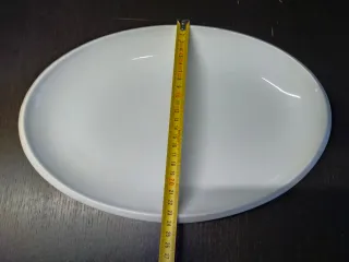 Fuente de porcelana blanca