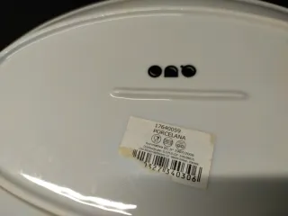 Fuente de porcelana blanca