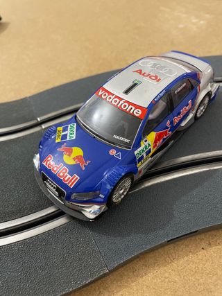 Coche Scalextric Audi Red Bull
