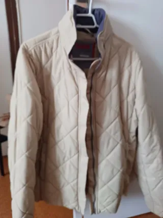 Cazadora acolchada beige