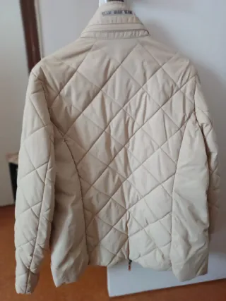 Cazadora acolchada beige