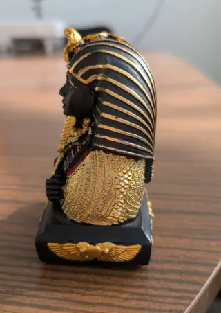 Réplica figura egipcia, custodiaba a Tutankamon