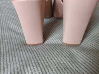 Zapatos de tacón rosa