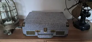 Tocadiscos Portátil Beige y Gris