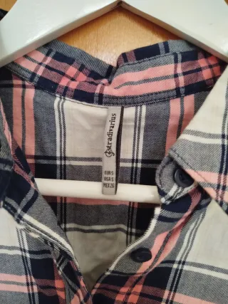 Camisa de cuadros rosa y azul